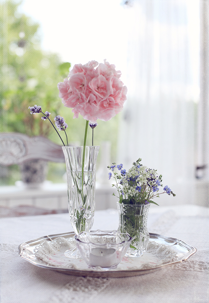 gardenroom table
